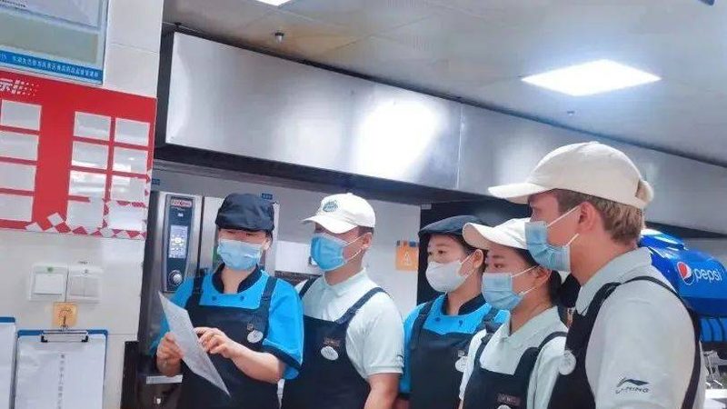 翻糖与奶油霜：两种甜品装饰的优缺点对比