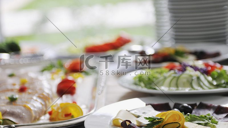 品牌建设是餐饮加盟品牌成功的重要因素。以下是一些建议：